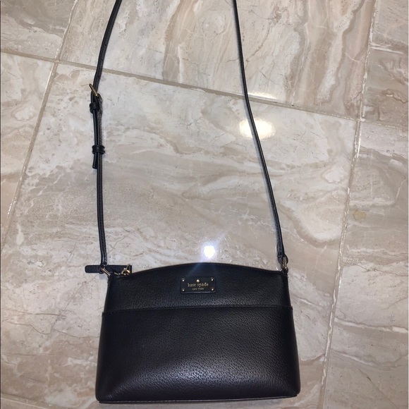 kate spade Handbags - Kate Spade crossbody